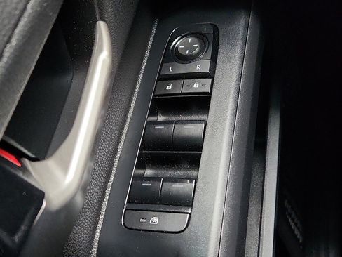 Used 2024 Toyota Tacoma TRD Off-Road image 17