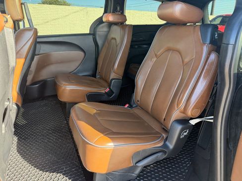 Used 2020 Chrysler Pacifica Limited w/ Advanced Safetytec Group image 22