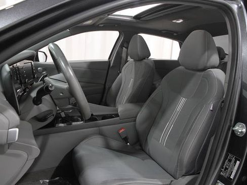 Used 2021 Hyundai Elantra SEL w/ Convenience + Premium Package FWD image 5
