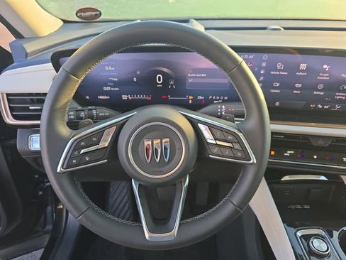Certified 2025 Buick Envision Avenir AWD/4WD image 16