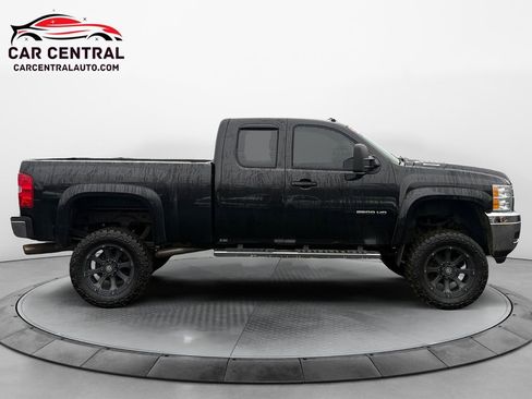 Used 2013 Chevrolet Silverado 2500 LTZ w/ LTZ Plus Package image 6