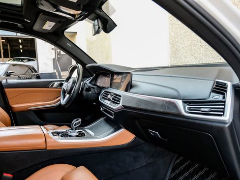 Used 2022 BMW X5 sDrive40i w/ M Sport Package image 14