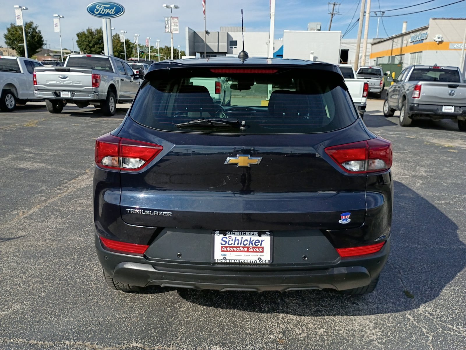 Used 2021 Chevrolet TrailBlazer LS FWD image 2