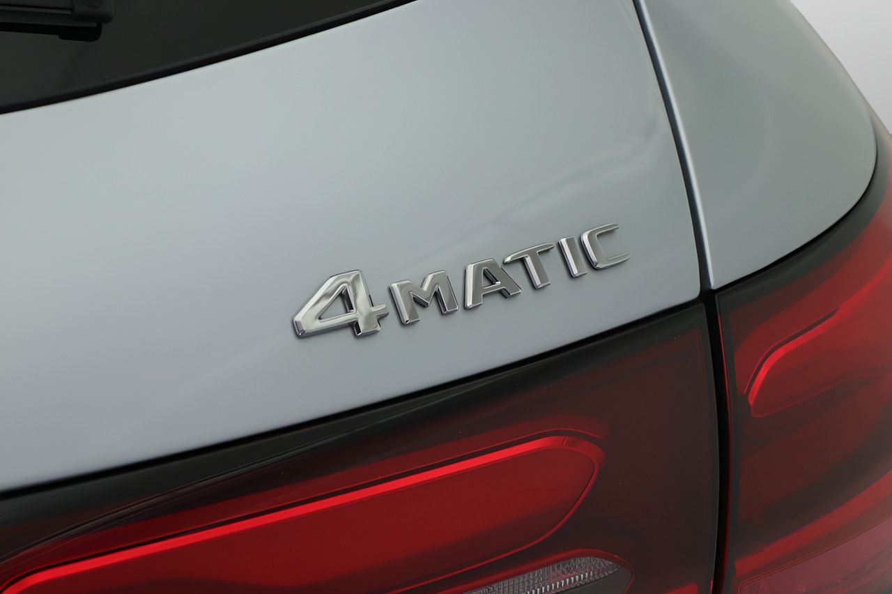 Used 2025 Mercedes-Benz GLC 350e 4MATIC image 20