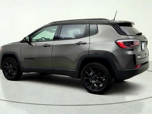 Used 2022 Jeep Compass Latitude AWD/4WD image 7