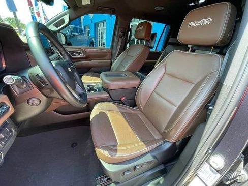 Used 2023 Chevrolet Suburban High Country w/ Max Trailering Package AWD/4WD image 11