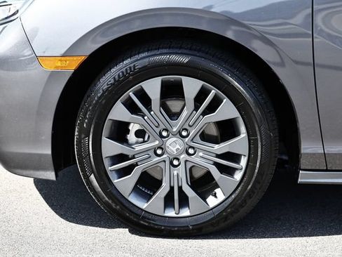 Used 2026 Honda Odyssey Touring image 5