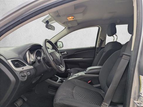 Used 2017 Dodge Journey SE image 8