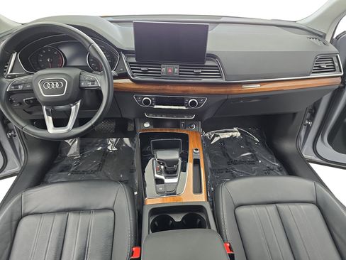 Used 2023 Audi Q5 Premium w/ Convenience Package image 9