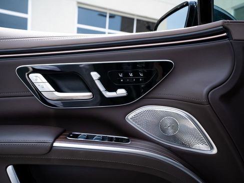 Used 2024 Mercedes-Benz Maybach EQS 680 4MATIC image 29