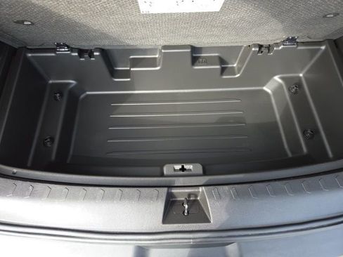 Used 2019 Chevrolet Traverse LT w/ LT Premium Package image 8