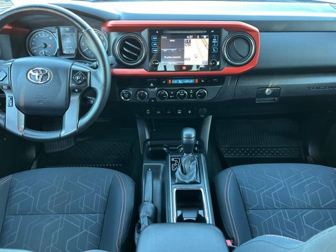 Used 2016 Toyota Tacoma TRD Off-Road image 14