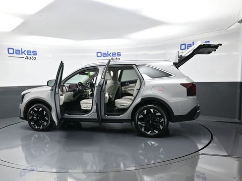 New 2025 Kia Sorento EX w/ Panoramic Sunroof Package AWD/4WD image 61
