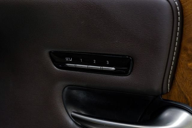Used 2018 Lexus LS 500 w/ Accessory Package (Z1) RWD image 59
