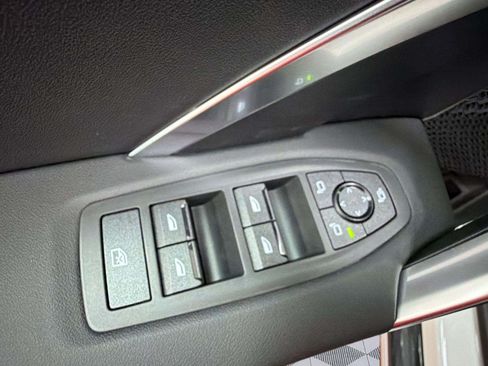 Used 2026 BMW X1 xDrive28i w/ Technology Package AWD/4WD image 12
