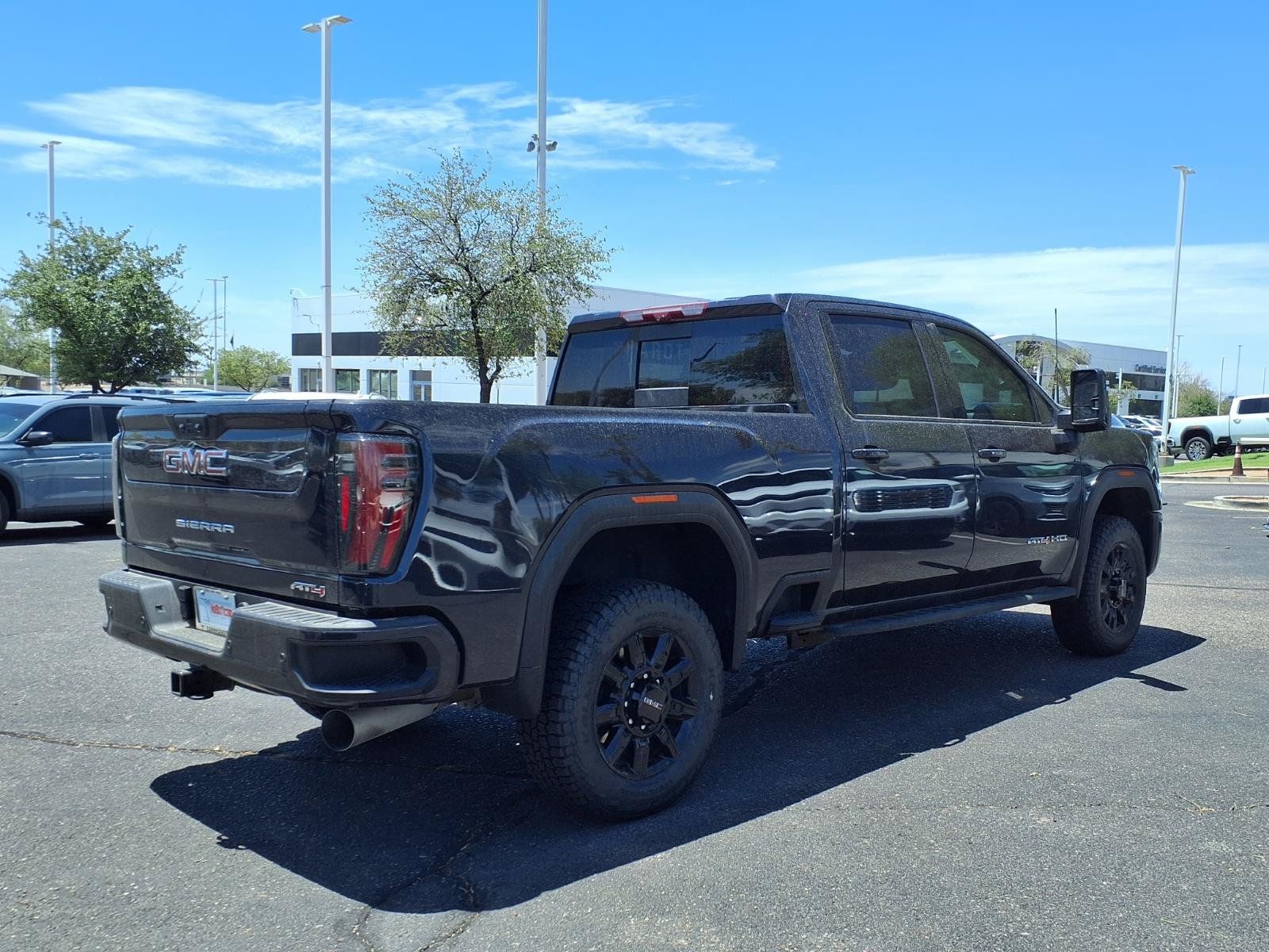 Used 2024 GMC Sierra 2500 AT4 w/ Technology Package AWD/4WD image 5