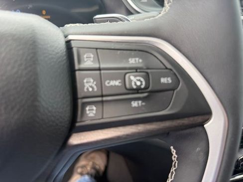 Certified 2023 Jeep Grand Cherokee Limited AWD/4WD image 20