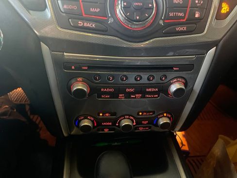 Used 2019 Nissan Pathfinder SL w/ SL Premium Package AWD/4WD image 8