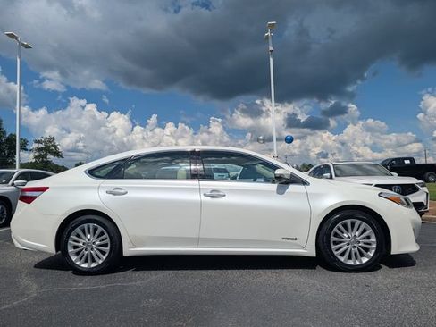 Used 2014 Toyota Avalon Limited w/ Technology Package FWD image 40
