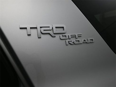 Used 2022 Toyota 4Runner TRD Off-Road image 2