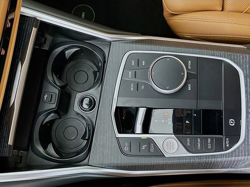 Used 2025 BMW 330i Sedan w/ Convenience Package image 17