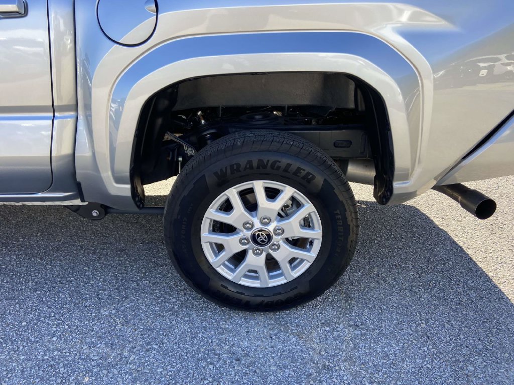 Used 2025 Toyota Tacoma SR5 RWD image 8