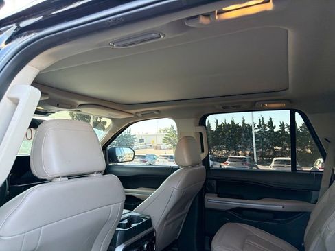 Used 2023 Ford Expedition Limited AWD/4WD image 7