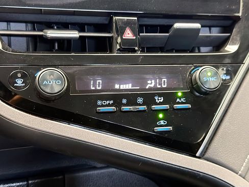 Used 2024 Toyota Camry SE w/ Blackout Package (TMS) image 10