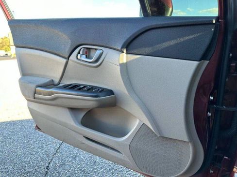 Used 2012 Honda Civic LX image 9
