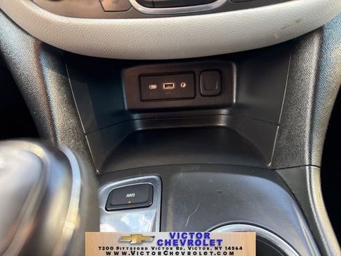 Used 2021 Chevrolet Equinox LS w/ LS Convenience Package image 23