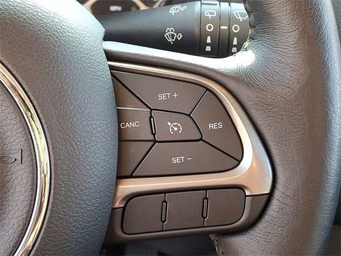 Used 2021 Jeep Renegade Limited image 21