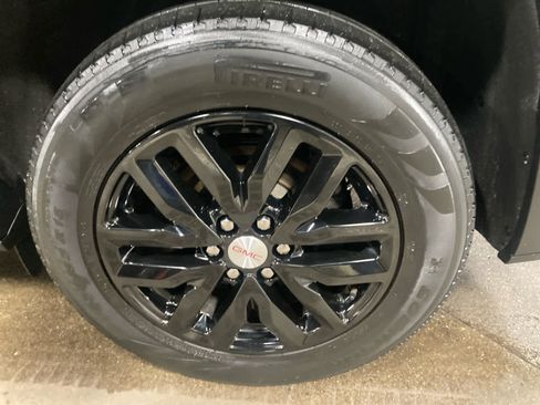 Used 2019 GMC Acadia SLT w/ LPO, Floor Liner Package image 7