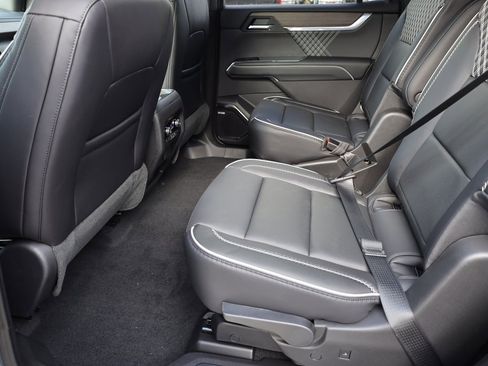 New 2026 GMC Acadia Denali image 17