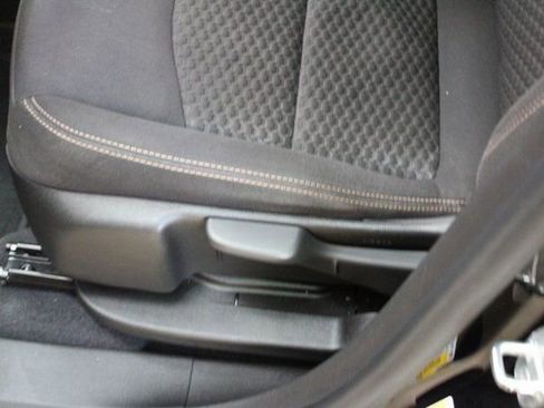 Used 2021 GMC Terrain SLE image 13