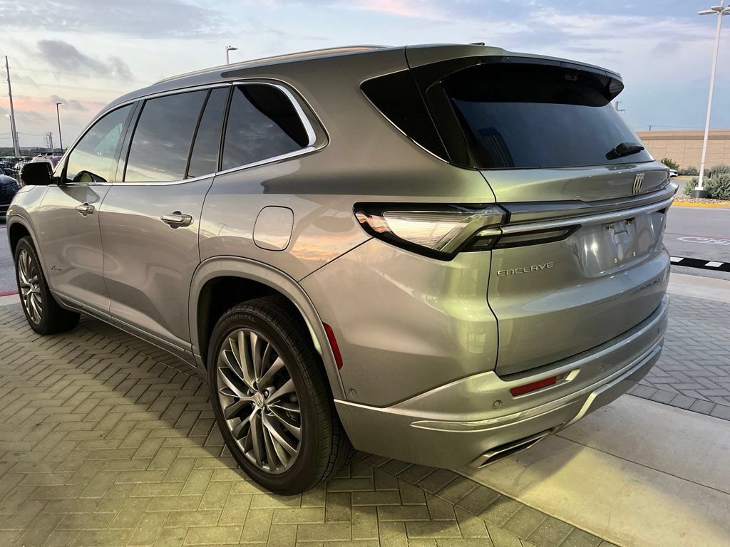 Used 2025 Buick Enclave Avenir w/ Super Cruise Package FWD image 4