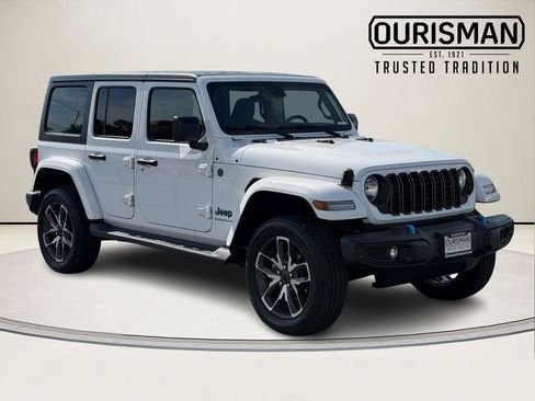 Used 2024 Jeep Wrangler Unlimited w/ Convenience Group AWD/4WD image 1