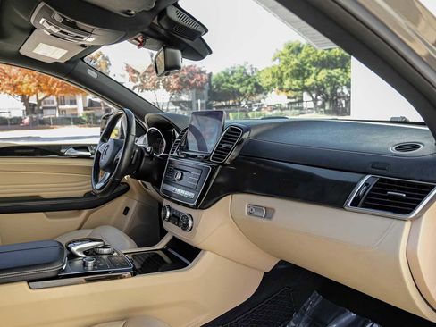 Used 2019 Mercedes-Benz GLE 43 AMG AMG GLE 43 image 16