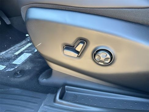 New 2026 Chrysler Pacifica Select AWD/4WD image 25
