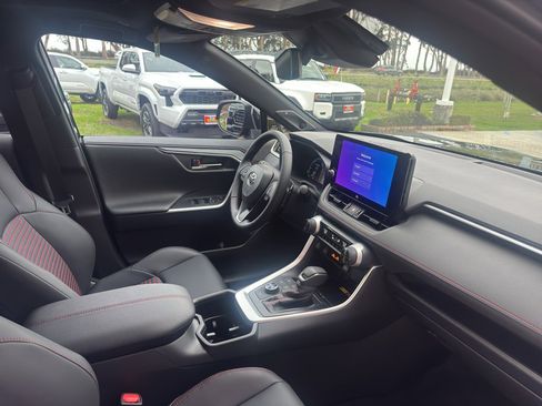 Used 2025 Toyota RAV4 XSE image 18