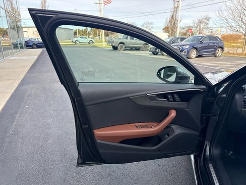 Used 2023 Audi A4 2.0T Premium w/ Convenience Package image 13