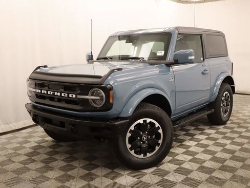 Used 2022 Ford Bronco Outer Banks AWD/4WD image 1