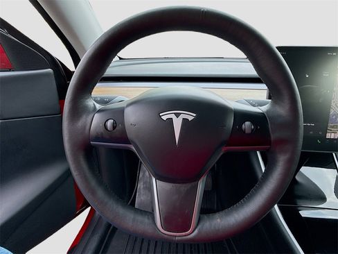 Used 2021 Tesla Model Y 2WD image 11