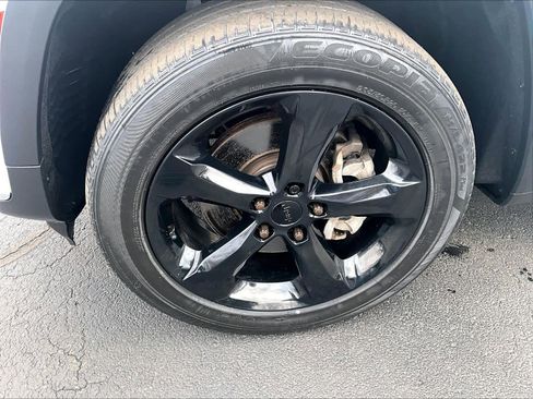 Used 2022 Jeep Grand Cherokee L Limited image 7