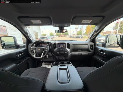 Used 2022 Chevrolet Silverado 2500 Custom w/ Custom Value Package AWD/4WD image 22