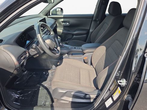 Certified 2025 Honda HR-V Sport image 9