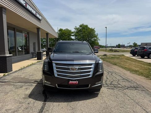 Used 2016 Cadillac Escalade ESV Platinum AWD/4WD image 8