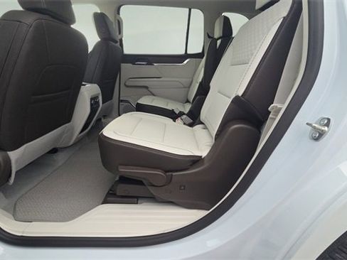 New 2026 GMC Acadia Denali w/ Super Cruise Package image 34