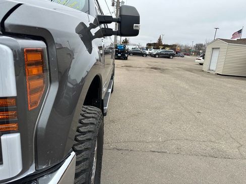 Used 2017 Ford F250 Lariat w/ FX4 Off-Road Package AWD/4WD image 16