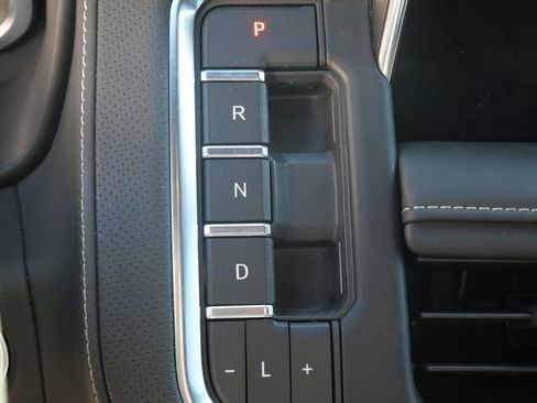 Used 2023 GMC Yukon XL SLT w/ SLT Premium Package AWD/4WD image 23