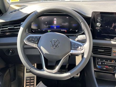 Used 2025 Volkswagen Jetta Sport image 14